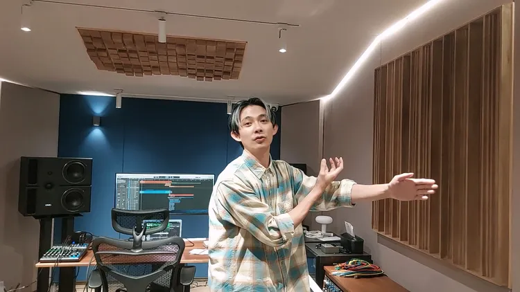 古典音樂通常需要更多聲音反射，錄音時可以設定在擴散板前。凃建豐攝