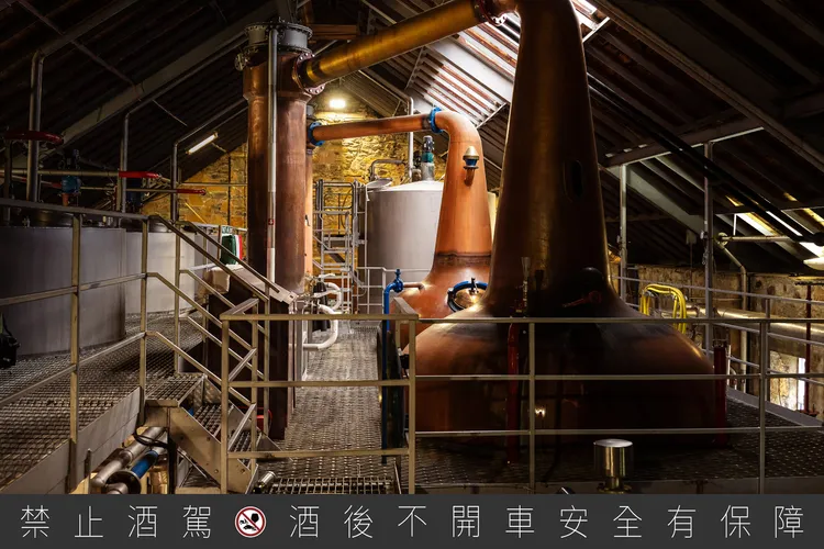 SPEY 酒廠蒸餾設備一景。品牌秉持對釀造工藝的講究，從蒸餾到熟成皆細細雕琢，淬鍊出獨具風格的威士忌作品。業者提供