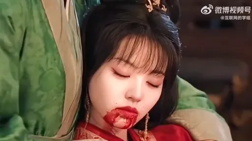 《嫁金釵》君黛吐血領便當！慘死魏嬈懷中「臨終一句話」惹鼻酸