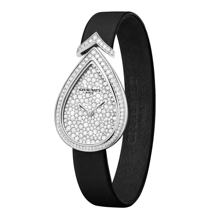 Chaumet Joséphine Aigrette 18K白金腕錶，鑲嵌明亮式切割鑽石，119萬元。品牌提供