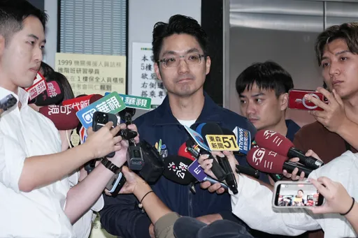蔣萬安颱風夜坐鎮災害應變中心！幕僚感動曝這一幕