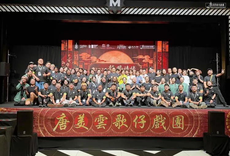 唐美雲歌仔戲團大陣仗前往馬來西亞。唐美雲歌仔戲團提供