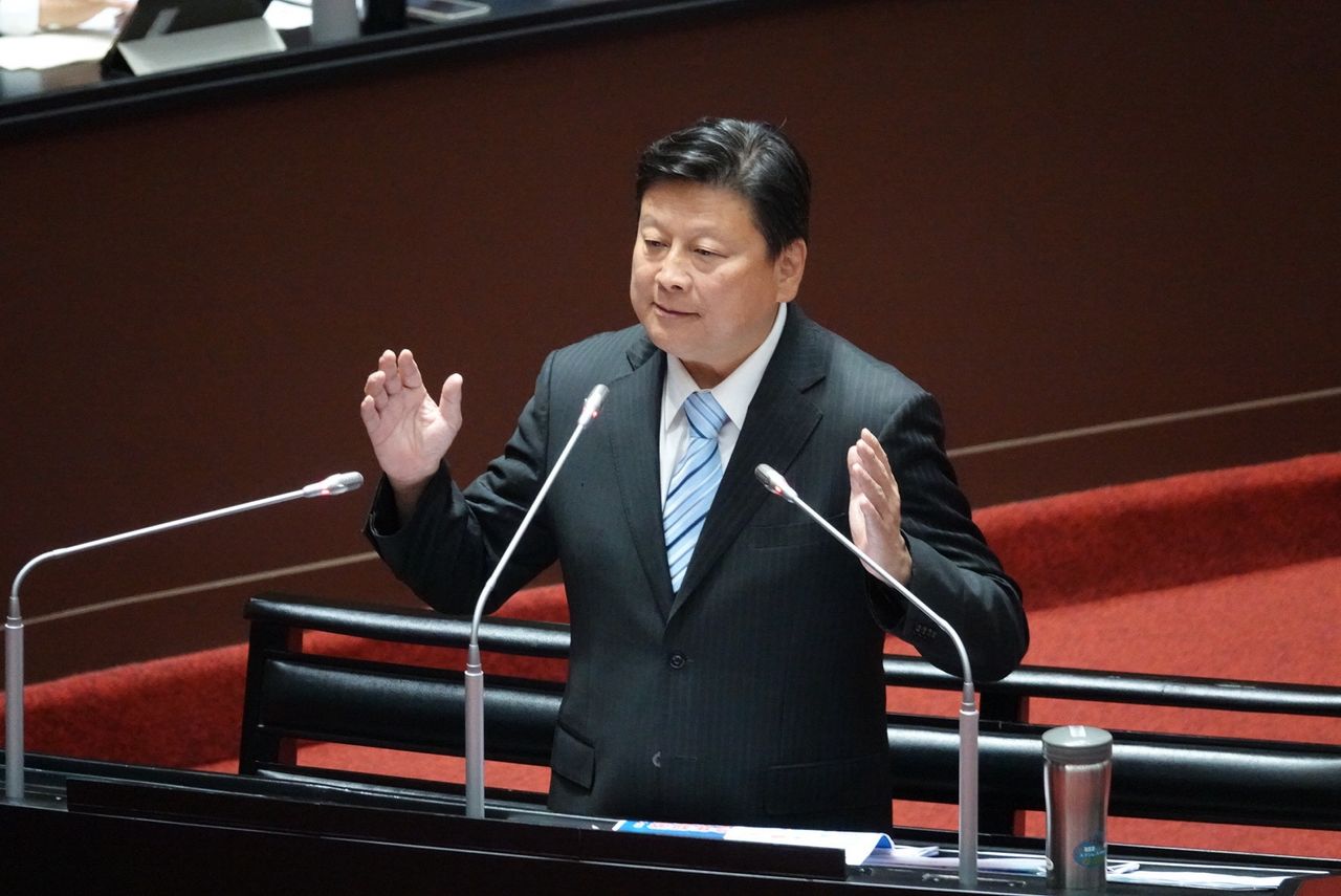 相聲演員諷習近平遭「買兇撞傷」 喊話修法!傅崐萁出面回應