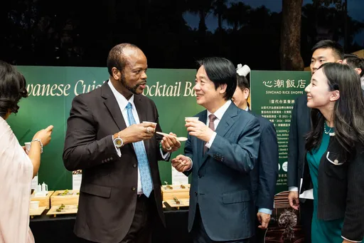賴清德台南宴請史瓦帝尼國王！桂花冬瓜檸檬讓國王喝到打包