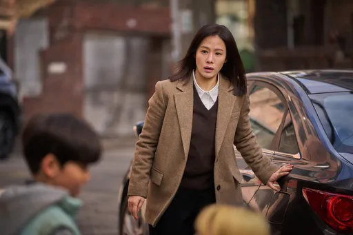 《屍速列車》導演最新力作！金賢珠失蹤9年兒子奇蹟返家　母子重逢藏恐怖真相