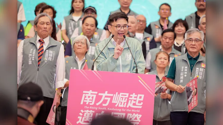 賴瑞隆回應柯文哲「很好打」說法，反酸兩柯不懂高雄人想什麼。賴瑞隆競總提供