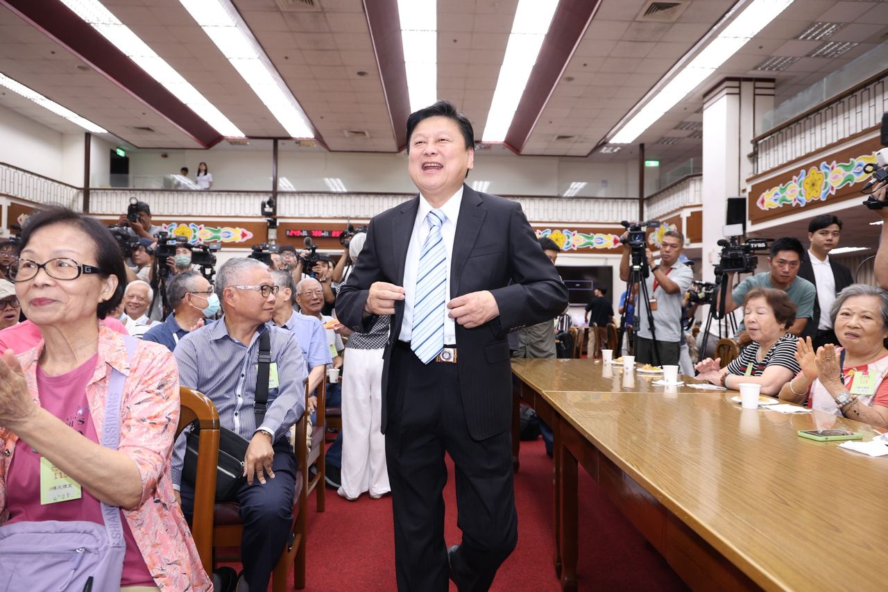 台灣演員遭中共買兇開車撞傷!民進黨籲傅崐萁別做秀快修國安法
