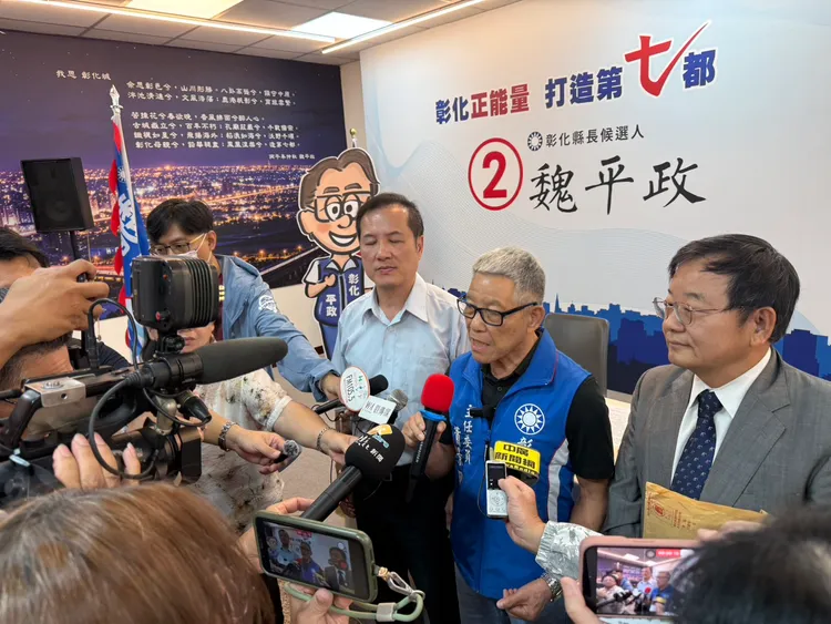 國民黨彰化縣部主委蕭景田坦承製作該文宣，因漏未署名已回收，但強調陳素月未出席該次《老人福利法》修法表決是事實。國民黨彰化縣黨部提供