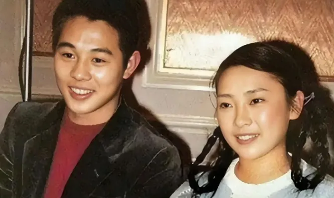 李連杰與第一任老婆黃秋燕。翻攝栩時意微博