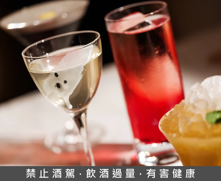 「M.O. Bar」Zombie Disco萬聖節主題派對，以迪斯可黃金年代的懷舊氛圍與節慶玩心，邀賓客沉浸於奇幻魅力氛圍。台北文華東方酒店提供