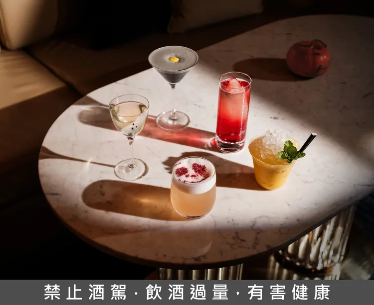 10/30及10/31晚間，「M.O. Bar」將呈現「Zombie Disco」萬聖節復古迪斯可派對，巧妙設計五款節慶主題特色調酒，邀賓客沉浸於奇幻魅力氛圍。台北文華東方酒店提供