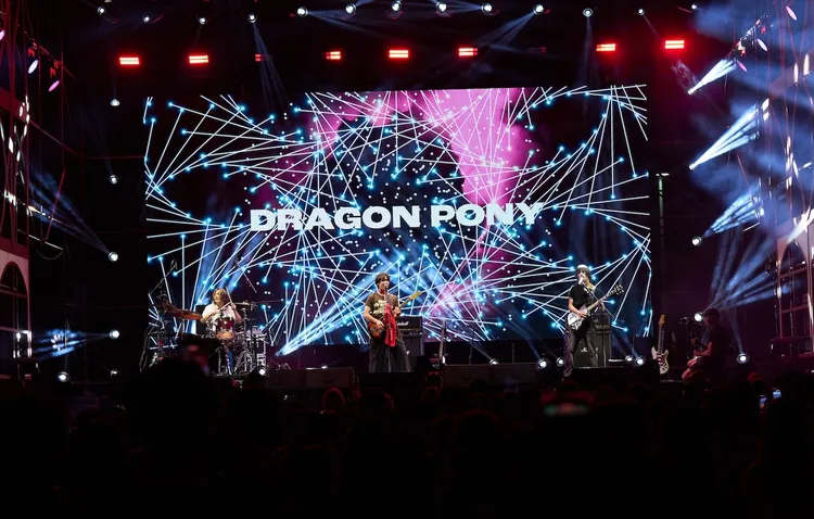 Dragon Pony苦練中文《離開的一路上》。讀者提供