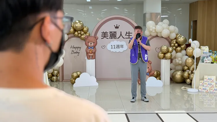 美麗人生總經理蔡維郡妙語如珠，讓現場氣氛相當輕鬆活躍。翻攝畫面