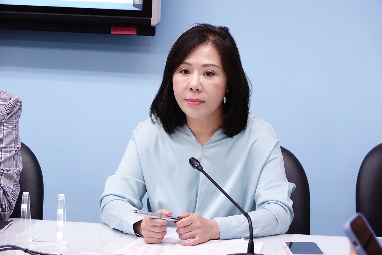 李彥秀「社工發毒品」被轟爆 她回應了!澄清反對的是這點