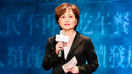 沈春華恩愛相伴34年老公病倒已半年！她像被繩子勒住喘不過氣
