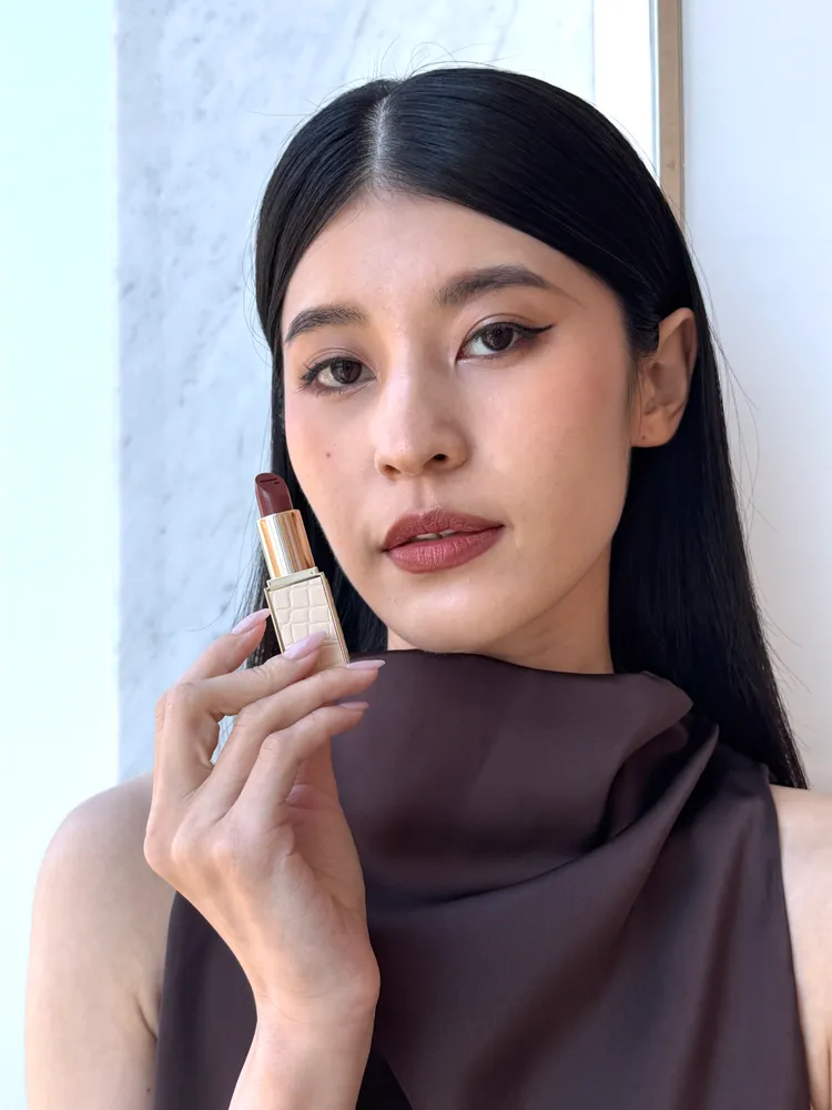TOM FORD縱情香草限量設計師唇膏#17 Understated，2300元。張家玲攝