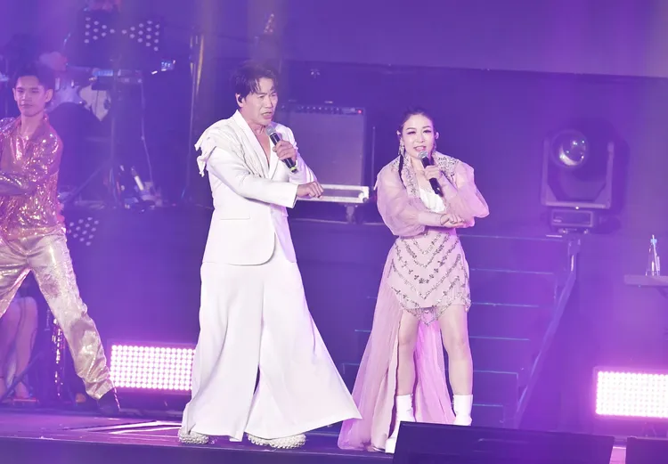張秀卿與羅時豐互動笑翻全場。名人演藝事業提供