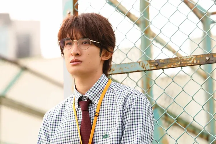 向井康二飾演熱情被消磨殆盡的倒楣教師「一之瀨生琉」。翻攝自TBS官網