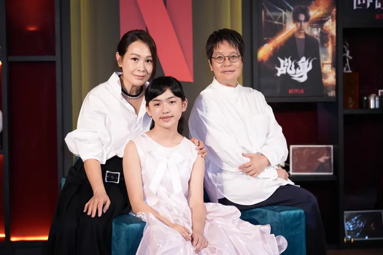 （左起）劉若英率演員顏語瑢、製作人李耀華出席Netflix金鐘派對。彭欣偉攝