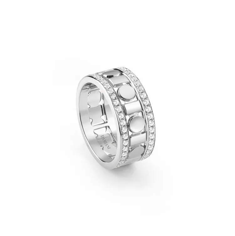 DAMIANI Belle Époque Reel系列18K白金鑽石戒指，鑽石總重0.64克拉，26萬6800元。品牌提供