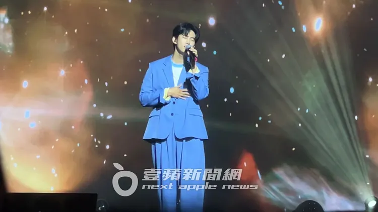 玉澤演精心準備盧廣仲的《太陽與地球》，唱完笑說快死了。讀者提供