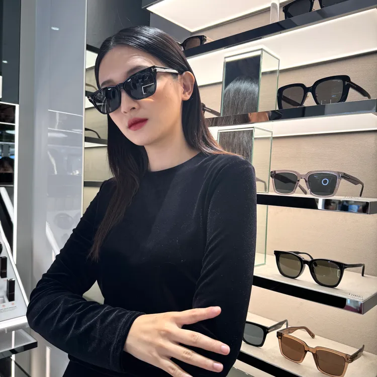 TOM FORD FT1384-K墨鏡，2萬800元。張家玲攝