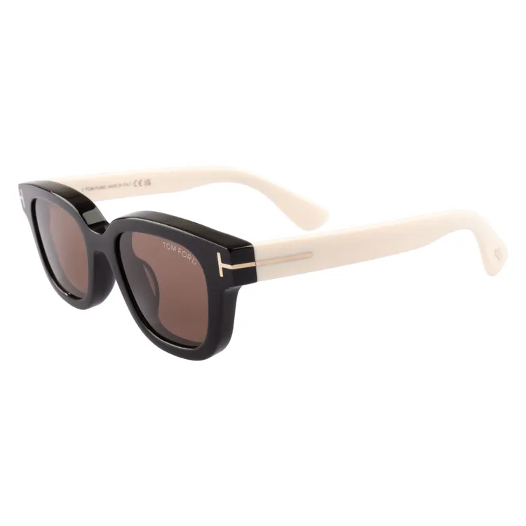 TOM FORD FT1274-D摩登撞色款，1萬7500元。品牌提供