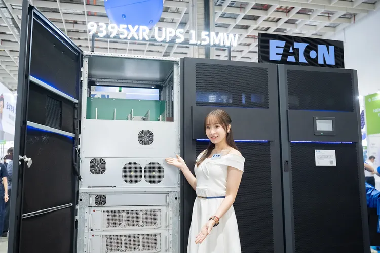 9395XR 1.5MW UPS。伊頓提供