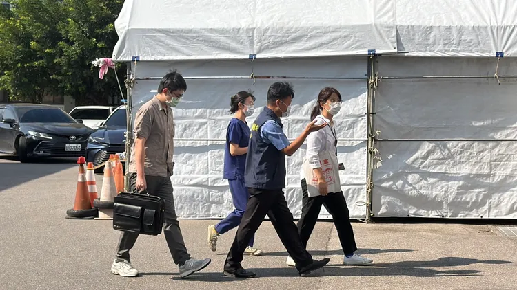 檢警到場對盧女解剖釐清死因。張沛森攝