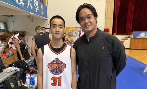「大師兄」林智勝兒子沒跟著打棒球　現身HBL竟成高中籃球員