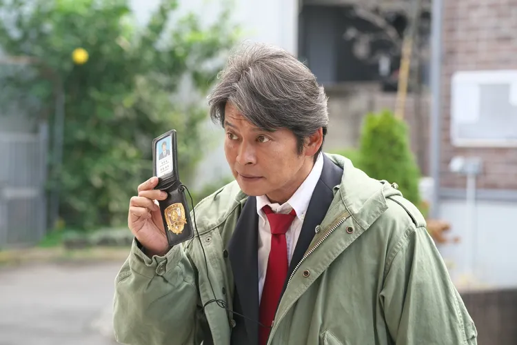 織田裕二在《大搜查線》飾演刑警「青島俊作」，當了29年警察，已白髮斑斑。車庫娛樂提供