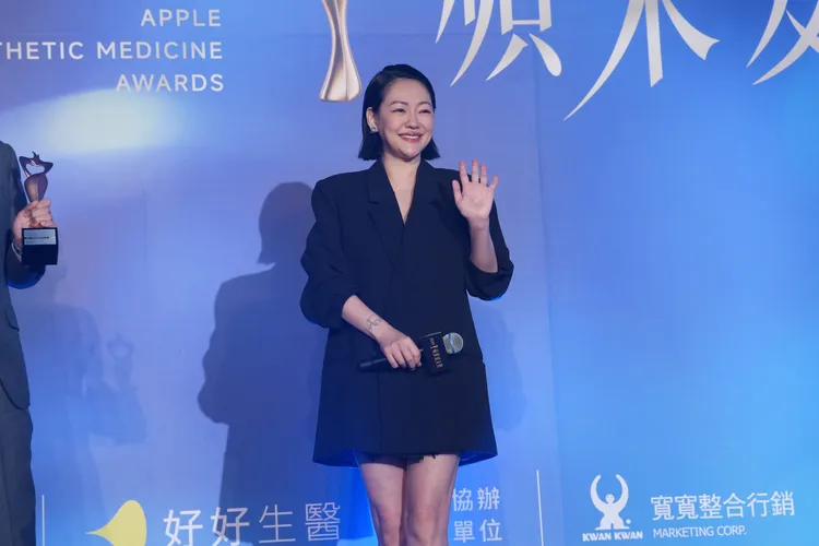 小S台上妙語如珠，逗得台下嘉賓哈哈大笑。彭欣偉攝