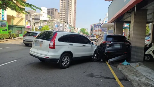 台中4車連環撞釀2傷　肇事駕駛竟棄車逃逸