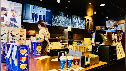 「中國版星巴克」開始賣珍奶了　一杯50搶手搖飲生意