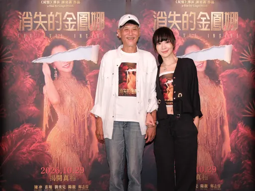 69歲喜翔首演情慾戲！跨坐激吻小25歲女星　緊張到現場走來走去