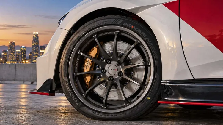 Sentra Spec-V Concept採用GT-R NISMO前後煞車系統，強化高性能駕駛所需的制動能力。原廠照片