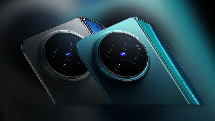 vivo X Fold6提供黑、藍兩款配色，背面採用圓形相機模組，搭載蔡司影像系統與2億畫素主鏡頭。vivo提供