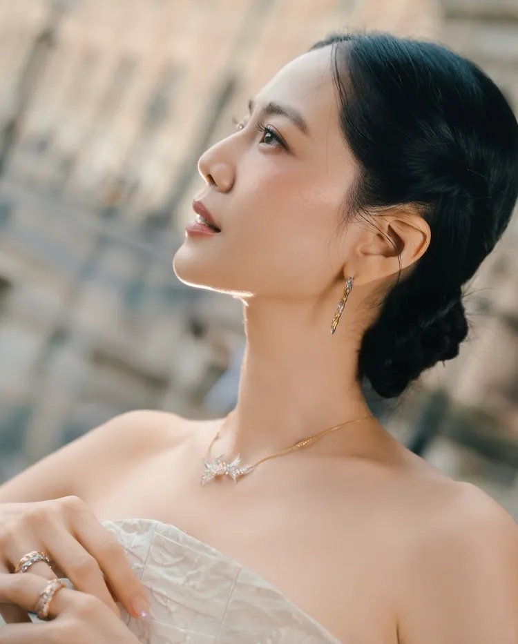 曾之喬在巴黎演繹Tiffany & Co.全新Wings系列。品牌提供