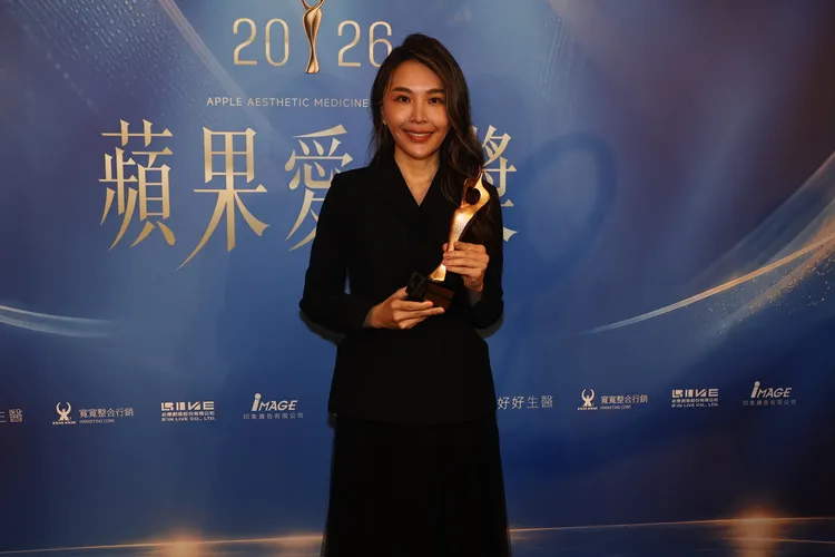 璞之妍診所院長蔡佳芬醫師在2026蘋果愛美獎中獲得12904票，再度獲選「十大人氣醫師」。攝影中心攝