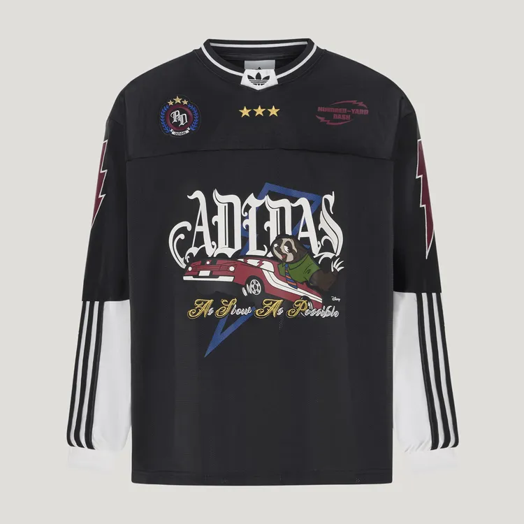 adidas Originals《動物方城市》聯名拼接長袖上衣，3890元。品牌提供