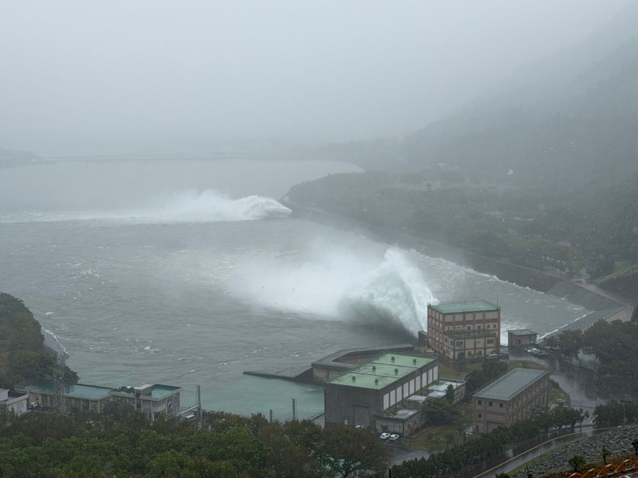 薔琵颱風風雨持續! 石門水庫蓄水率破95%
