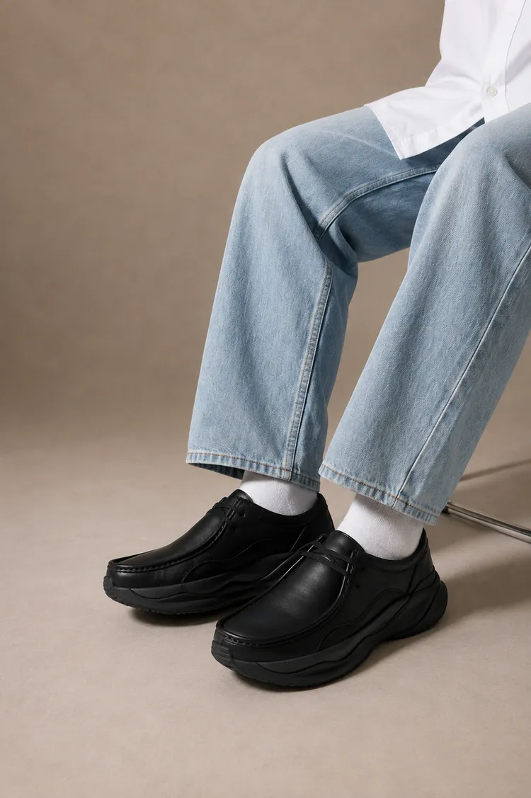 Clarks Pace Moc袋鼠鞋，6580元。品牌提供