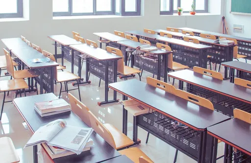 中小學發AI應用手冊防鬼扯　教學生用批判提問「拆穿AI幻覺」