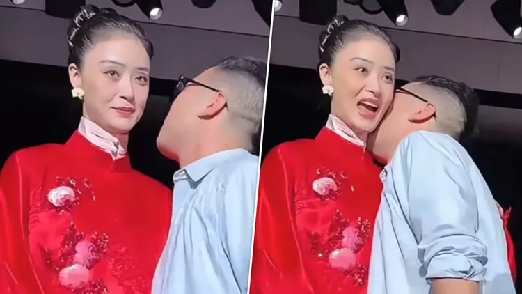 蔣欣突被親脖子嚇得尖叫。翻攝自微博