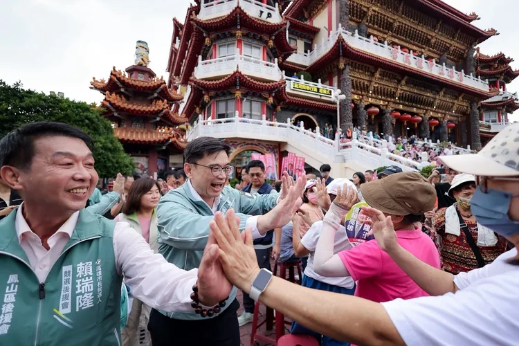 賴瑞隆持續成立各地後援會，加熱選情。翻攝畫面