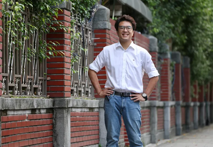 沈伯洋認為，既然自己身處這樣的風險環境，就必須學會保護自己，「學會保護自己，其實也是在對得起家人。」莊宗達攝