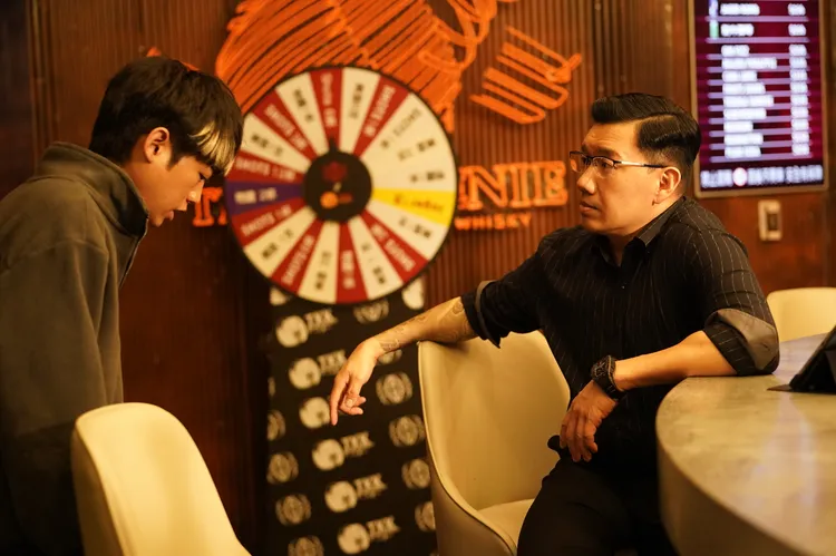《零日攻擊》觸碰台海戰爭敏感議題，對謝章穎（左）而言，他選擇劇本不分區域，右為杜汶澤。資料照、牽猴子提供