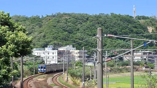 台鐵今3小時爆2意外！雙北通勤延誤20分鐘、中部區間車撞人