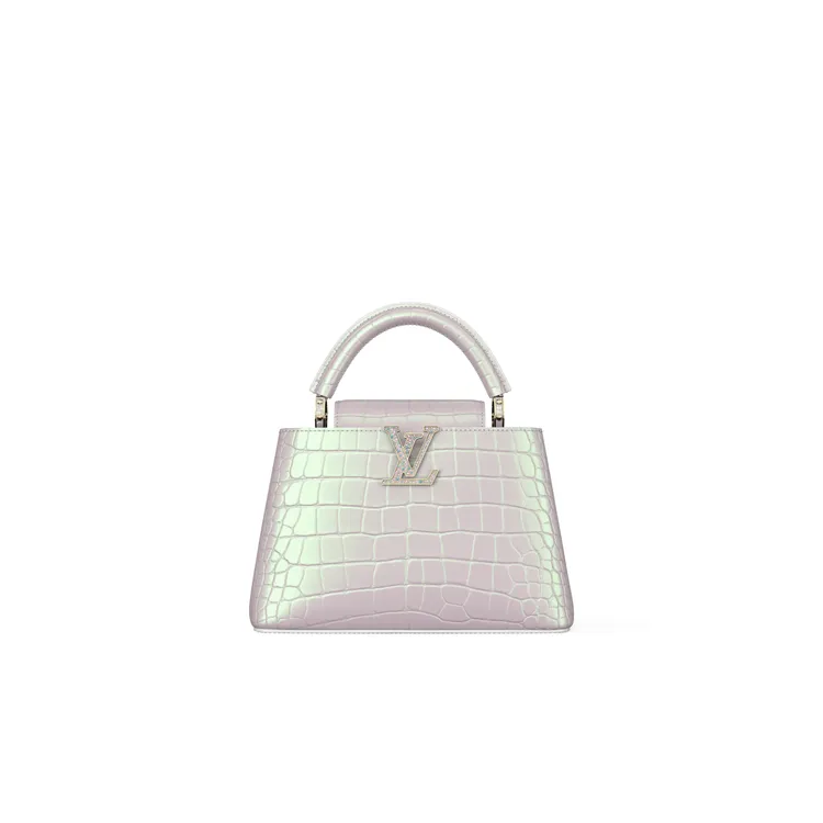 LV Capucines Mini淡粉珠光鱷魚皮革手袋，143萬元。品牌提供