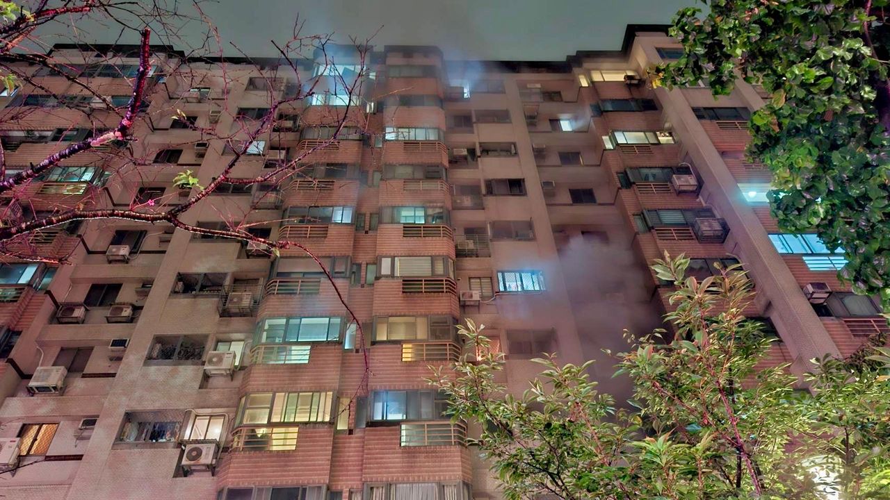 颱風夜新北萬板路大樓火警 63歲男無生命跡象送醫不治